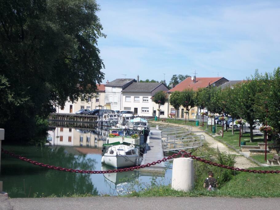 Gite La Loutre Stenay ภายนอก รูปภาพ